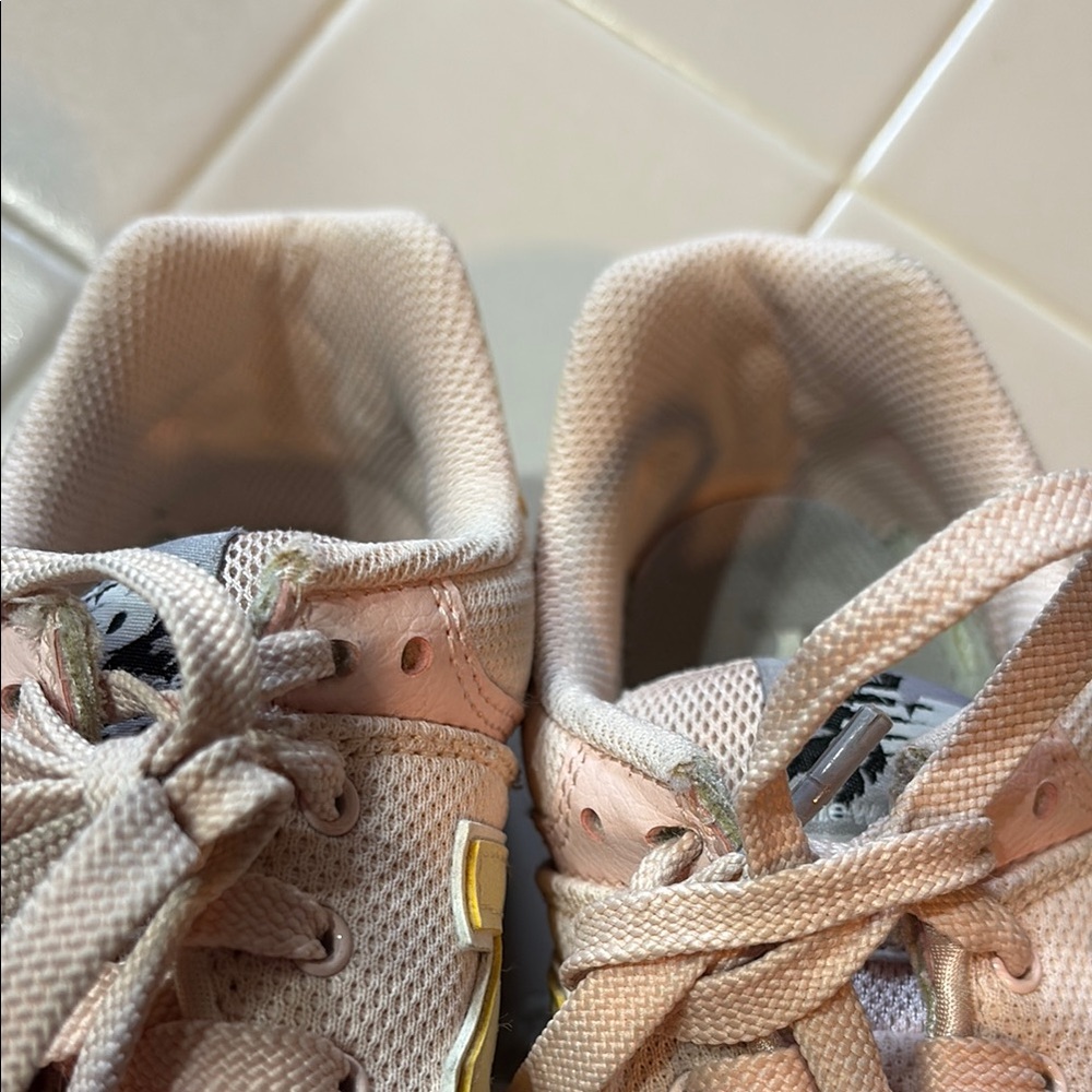 New Balance Beige and Pink Sneakers - Picture 4 of 5